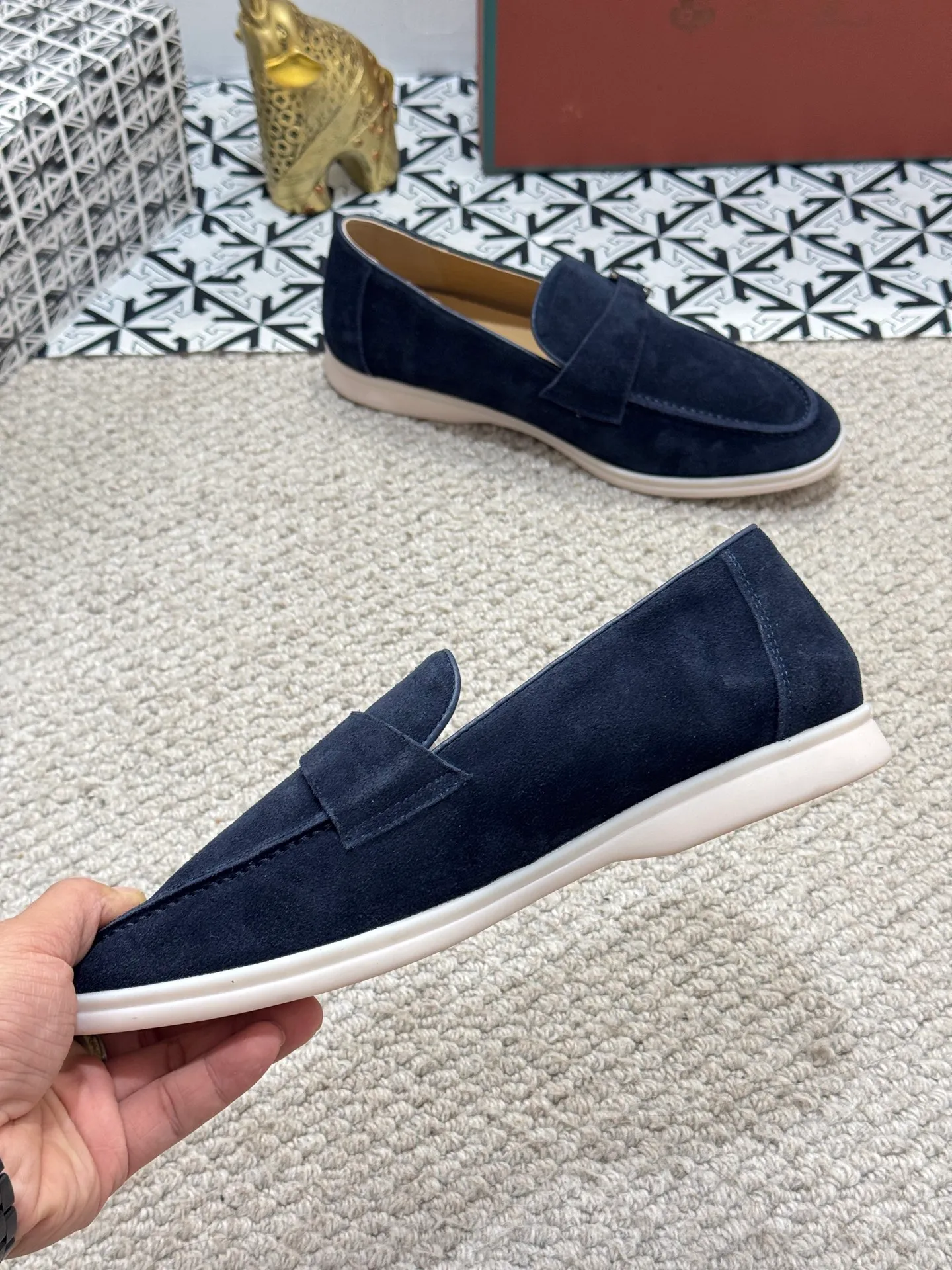 Men's men's shoes 💰380 [New model] 🍓🍓Loro Piana - LP couple model. The new moccasins are made of water-repellent treated suede uppers with rubber soles, a classic. The complex craftsmanship and meticulous structure make the shoes light and soft, allowing you to walk comfortably and freely. Perfect for wearing at the beach or out in the water during the summer. Size: 35-44 (45 customized MH)